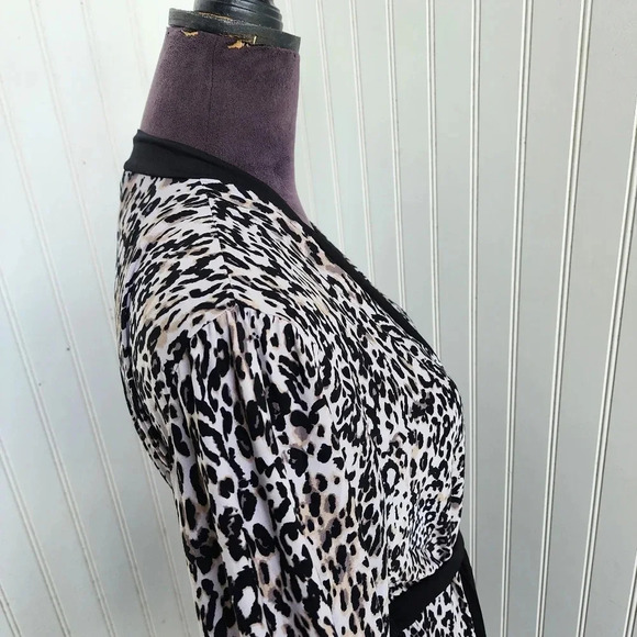 Women's Short Wrap Belted Dressing Robe Leopard Print Stretch Gray Black L - Picture 9 of 13